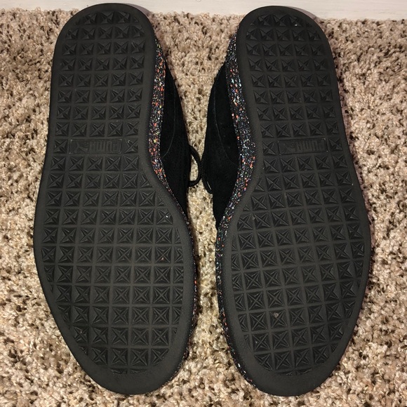 Suede Classic Pumas - Picture 5 of 7